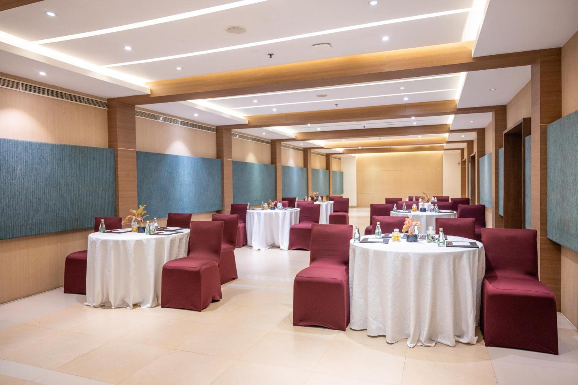 Grand Kakinada By Grt Hotels Buitenkant foto