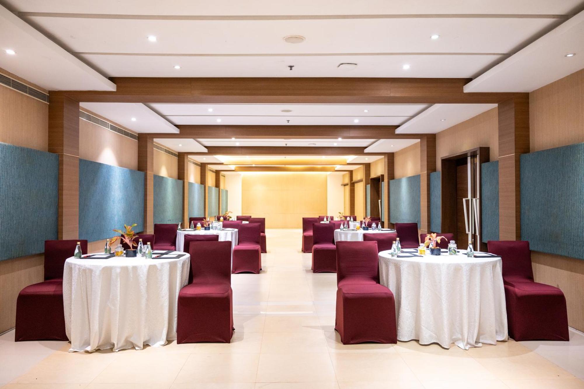 Grand Kakinada By Grt Hotels Buitenkant foto