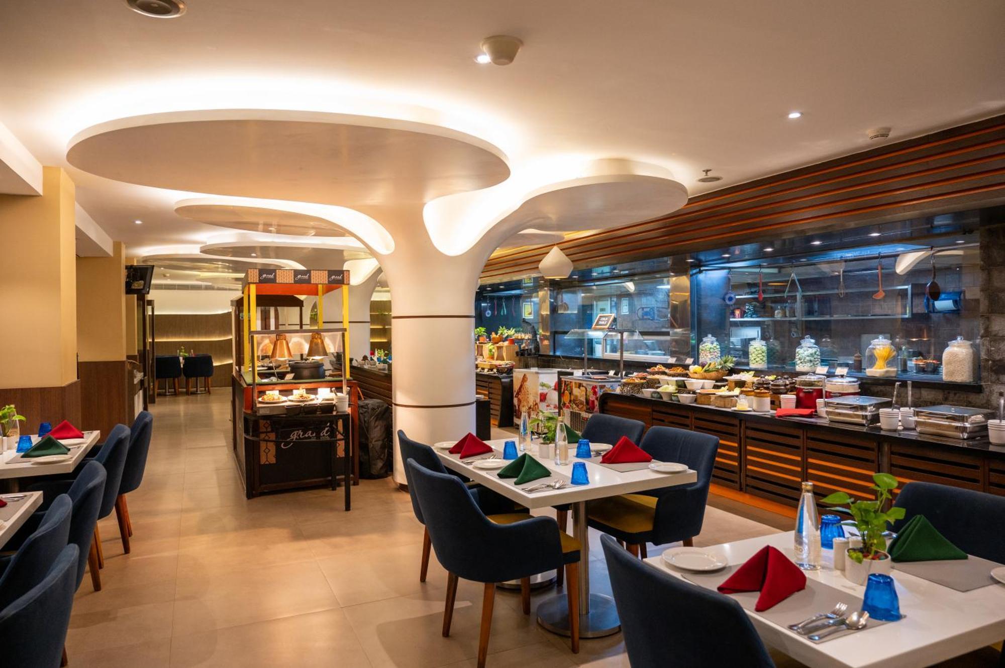 Grand Kakinada By Grt Hotels Buitenkant foto