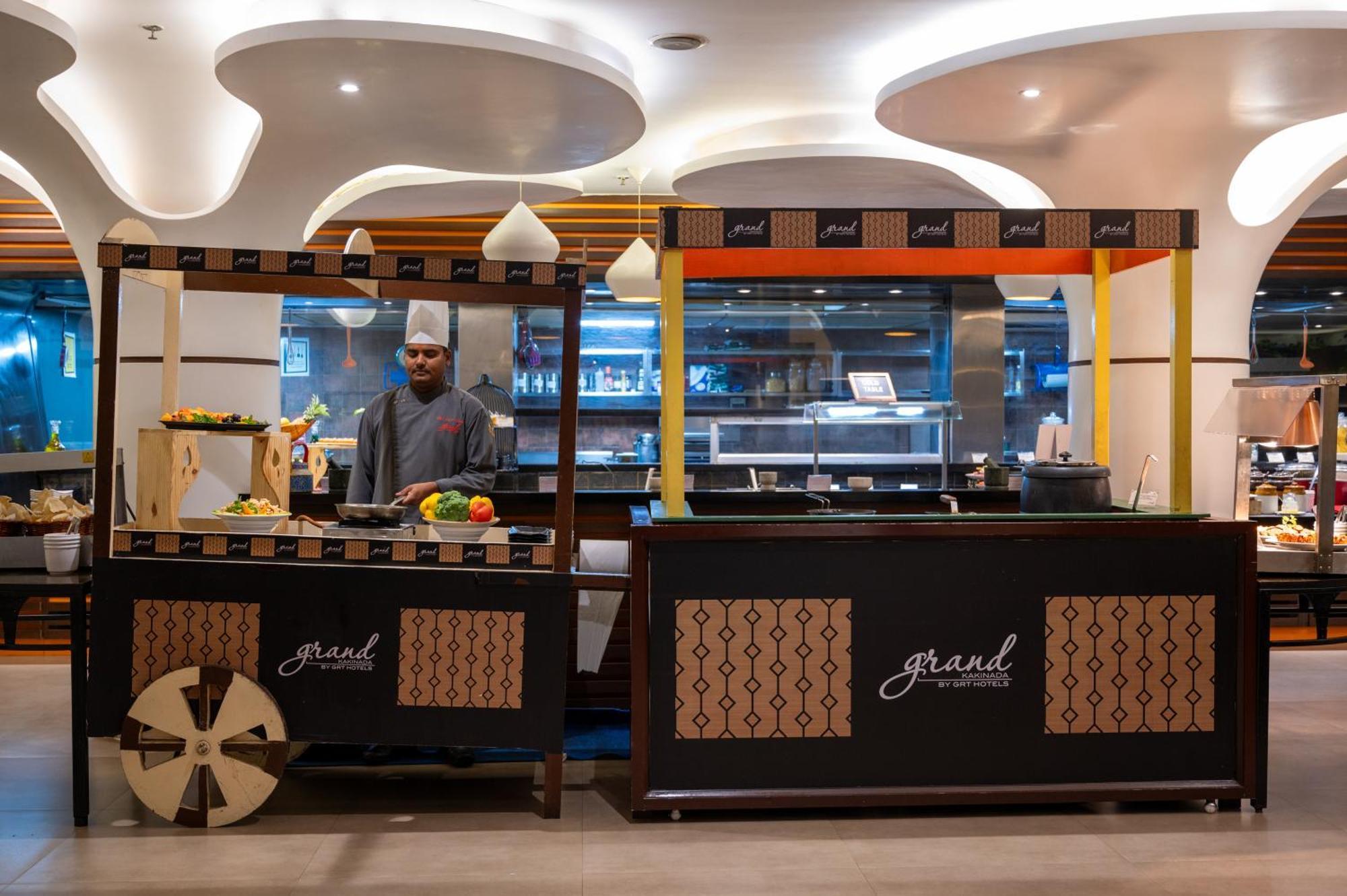 Grand Kakinada By Grt Hotels Buitenkant foto
