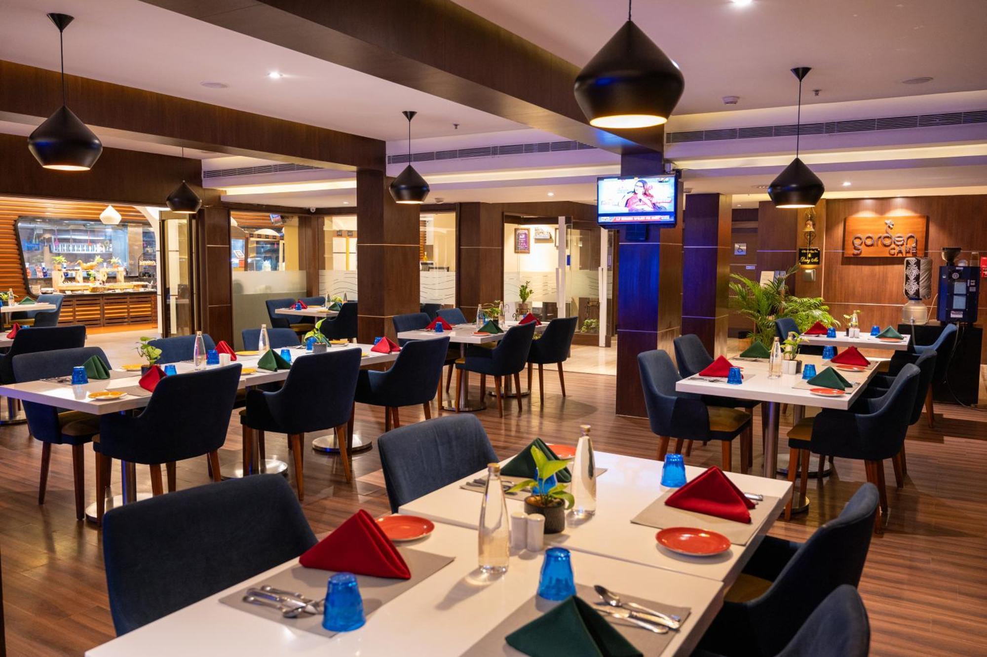 Grand Kakinada By Grt Hotels Buitenkant foto